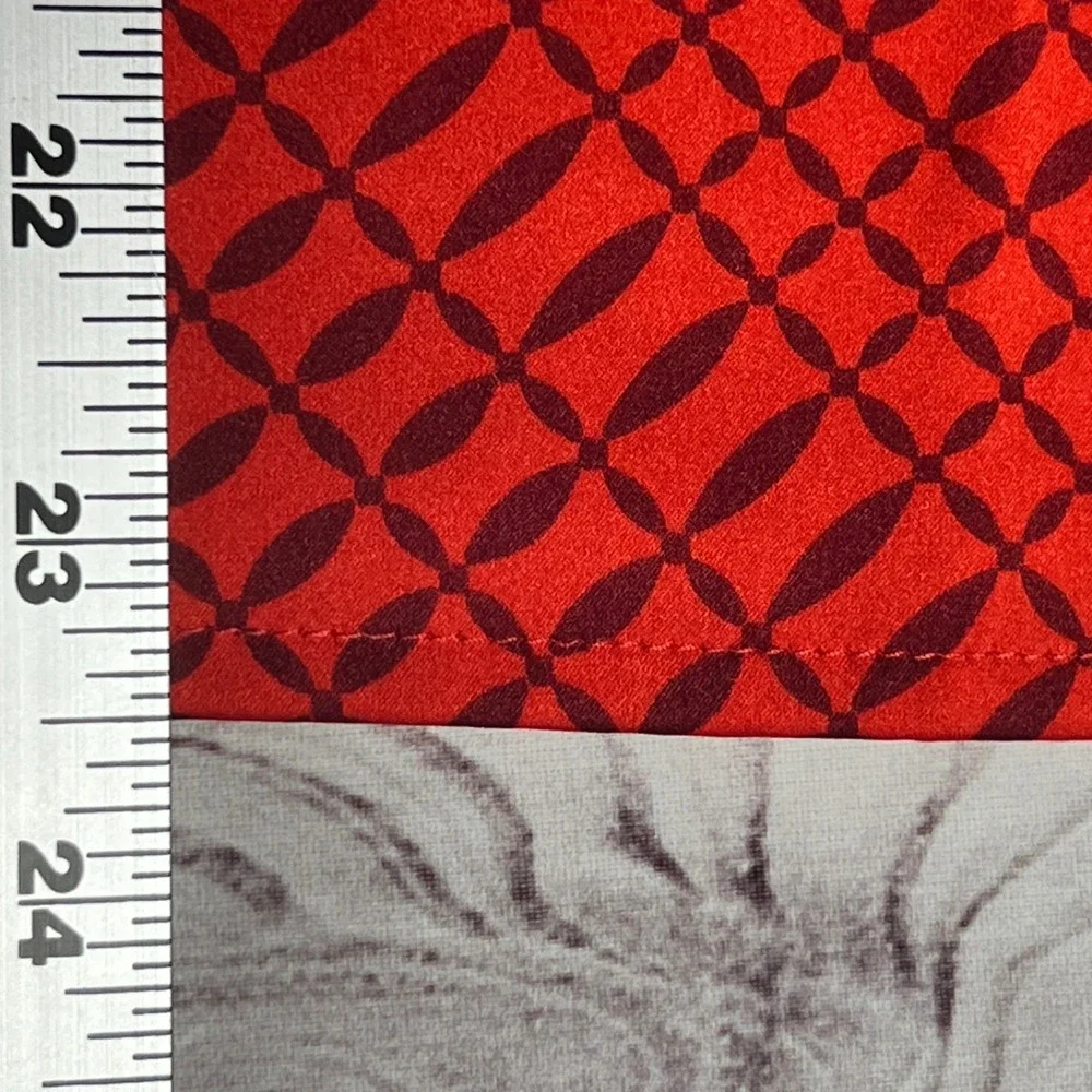 ON‎ 34TH Satin Top Women Medium Red Geometric Pussybow Neck Sleeveless Pullover